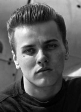 Richard Davalos fotoğrafı