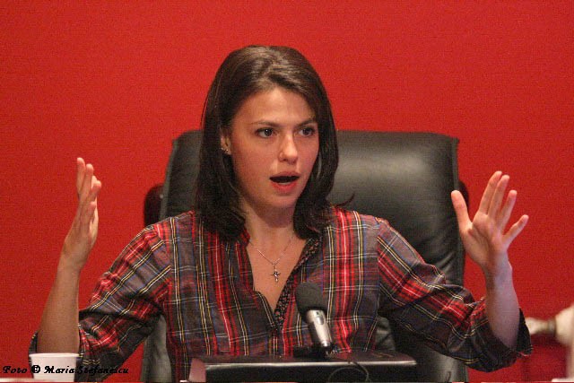 Laura Vasiliu fotoğrafı