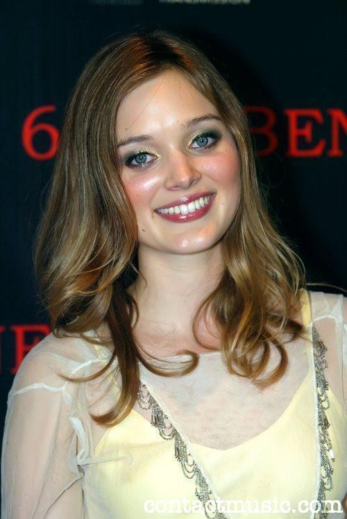 Bella Heathcote Fotoğrafı