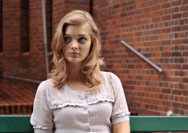 Bella Heathcote Fotoğrafı