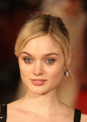 Bella Heathcote Fotoğrafı