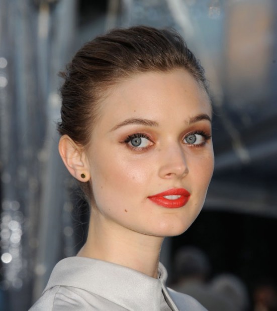 Bella Heathcote Fotoğrafı