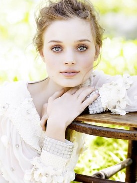 Bella Heathcote Fotoğrafı