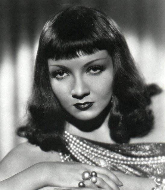 Claudette Colbert fotoğrafı