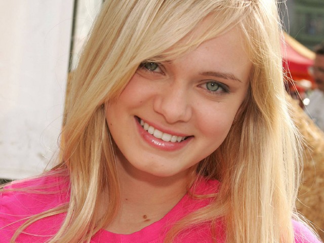 Sara Paxton Fotoğrafı