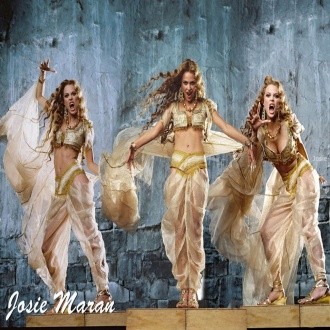 Josie Maran Fotoğrafı