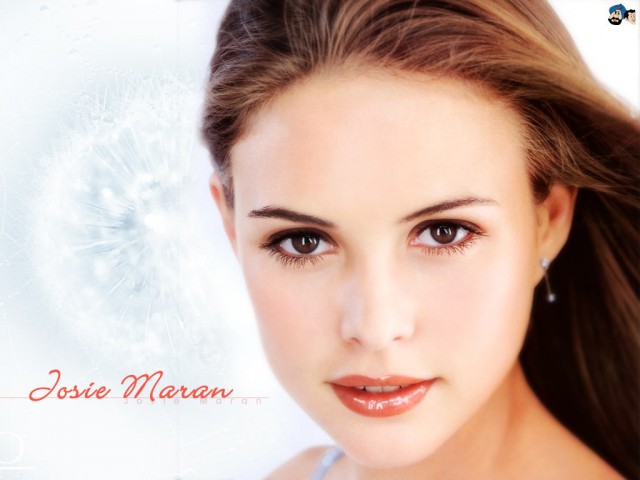 Josie Maran Fotoğrafı