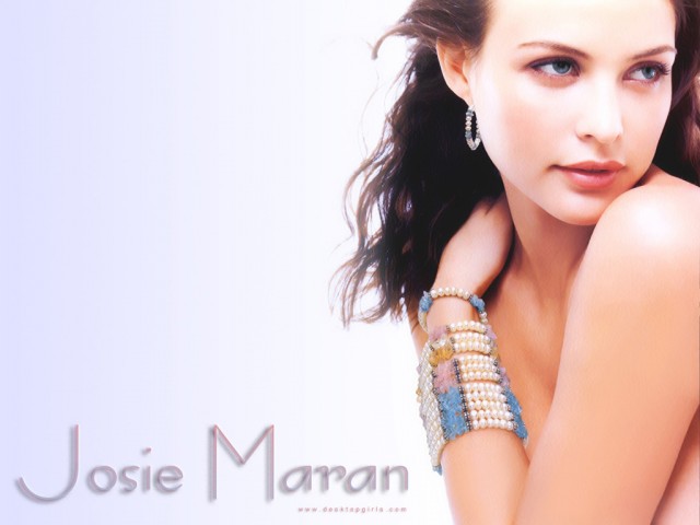 Josie Maran Fotoğrafı