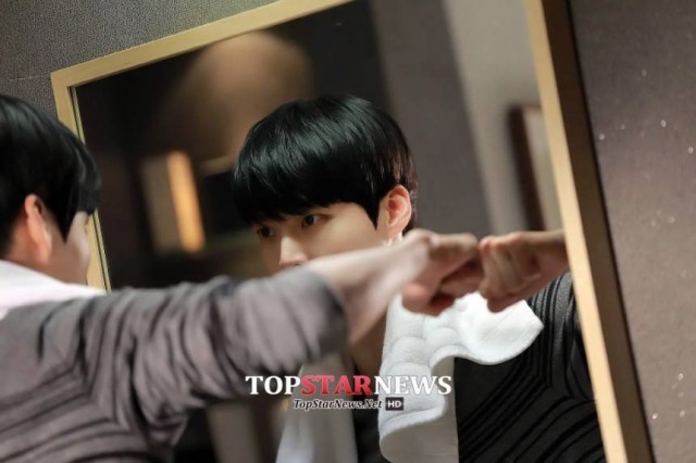 Ahn Jae-hyeon Fotoğrafı