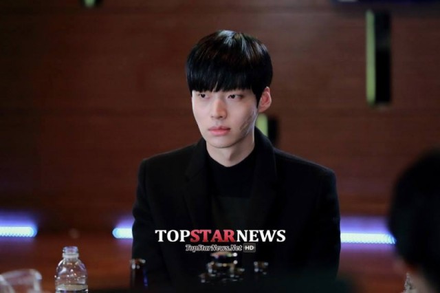 Ahn Jae-hyeon Fotoğrafı