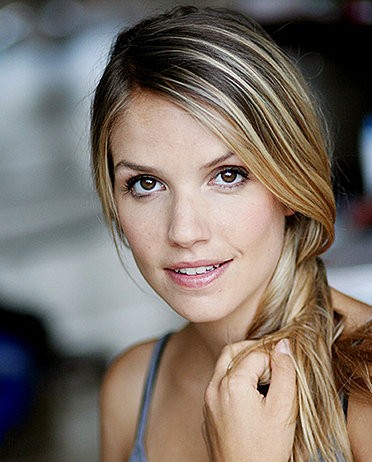 Laurence Arne fotoğrafı