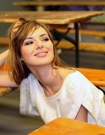 Louise Bourgoin fotoğrafı