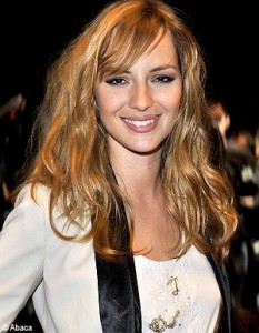 Louise Bourgoin Fotoğrafı