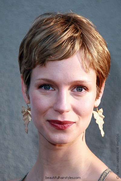 Laura Regan fotoğrafı