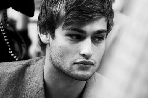 Douglas Booth Fotoğrafı