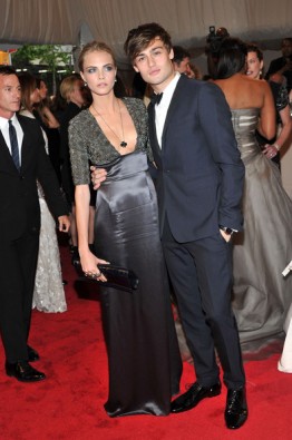 Douglas Booth Fotoğrafı