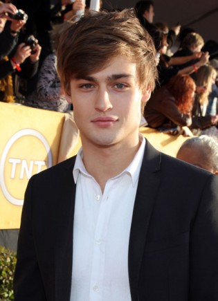 Douglas Booth Fotoğrafı