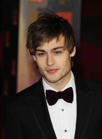 Douglas Booth Fotoğrafı