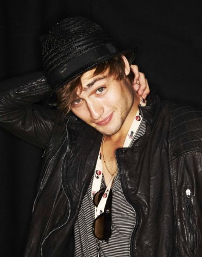 Douglas Booth Fotoğrafı