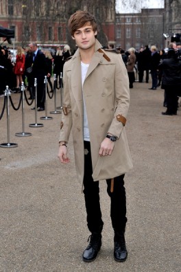 Douglas Booth Fotoğrafı