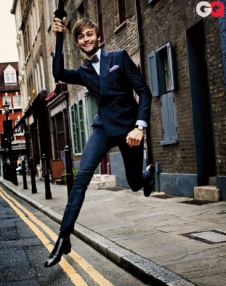 Douglas Booth Fotoğrafı