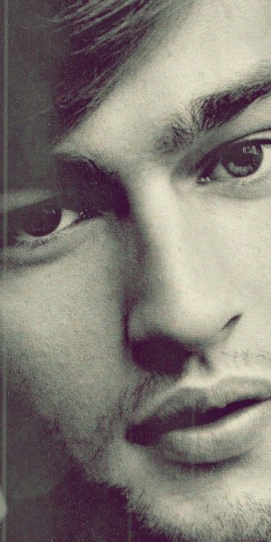 Douglas Booth Fotoğrafı