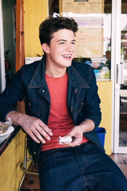 Israel Broussard fotoğrafı