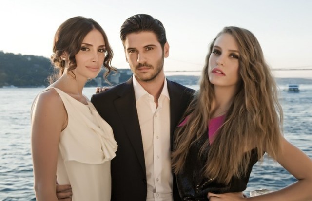 Emina Türkcan Sandal Fotoğrafı