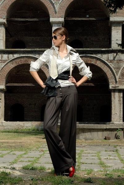 Emina Türkcan Sandal Fotoğrafı