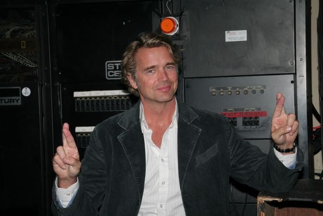 John Schneider Fotoğrafı