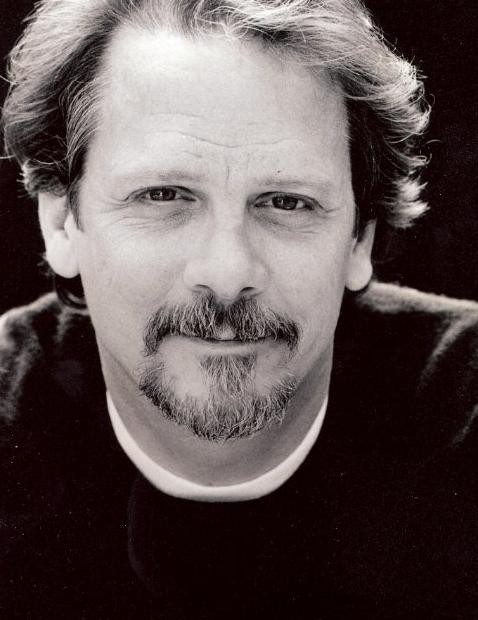 Keith Szarabajka fotoğrafı