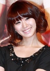 Jung Ye-Jin fotoğrafı