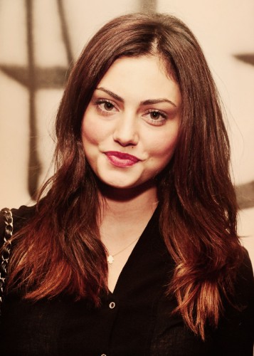 Phoebe Tonkin Fotoğrafı