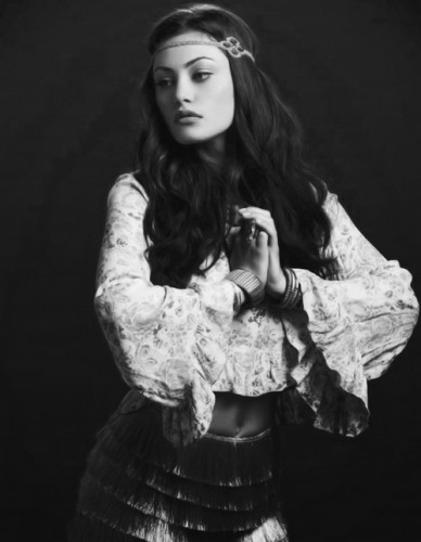 Phoebe Tonkin Fotoğrafı