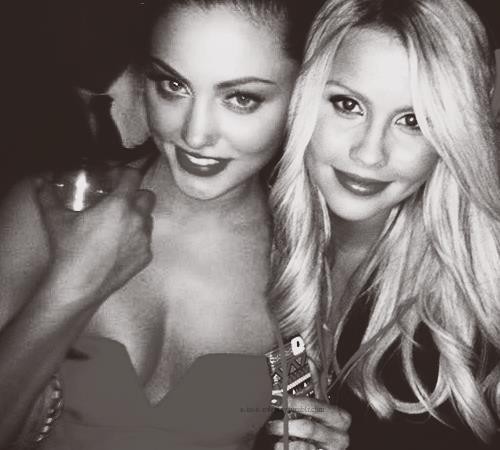 Phoebe Tonkin Fotoğrafı