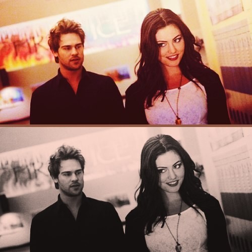 Phoebe Tonkin Fotoğrafı