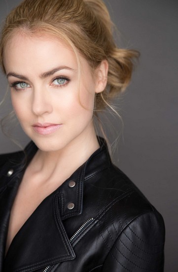 Amanda Schull Fotoğrafı