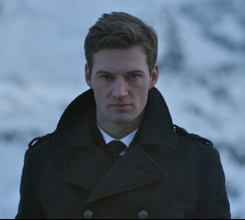 Cru Ennis fotoğrafı