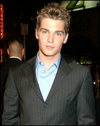 Mike Vogel Fotoğrafı