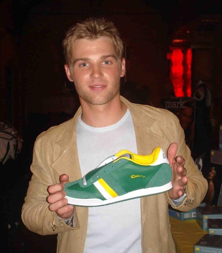 Mike Vogel Fotoğrafı