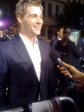 Mike Vogel Fotoğrafı