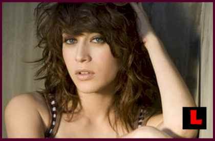 Lizzy Caplan Fotoğrafı