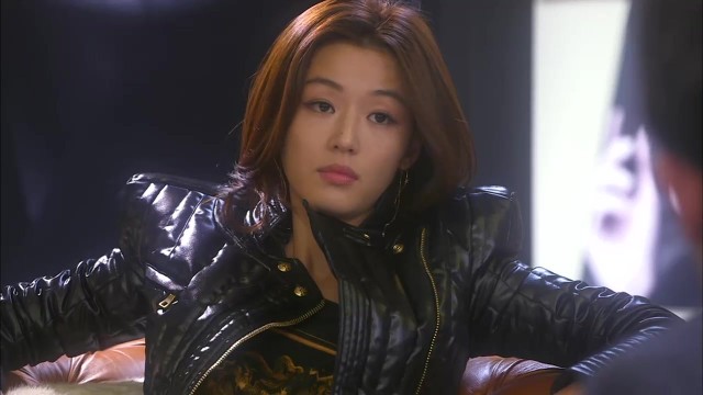 Gianna Jun fotoğrafı