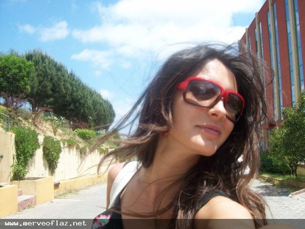 Merve Oflaz fotoğrafı