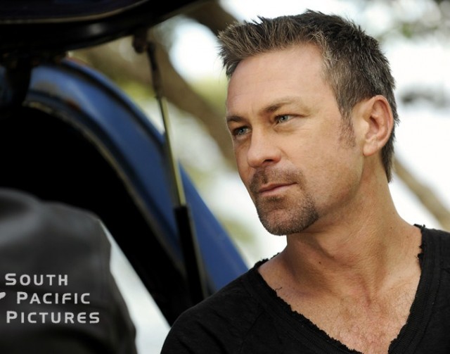 Grant Bowler Fotoğrafı
