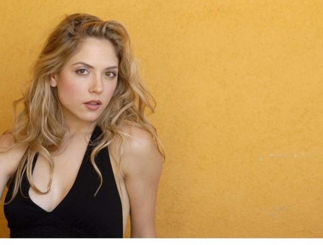 Brooke Nevin fotoğrafı