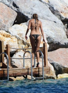 Tuğba Özay Fotoğrafı