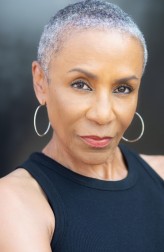 Karen Abercrombie fotoğrafı