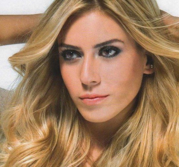 Sinem Kobal fotoğrafı