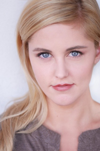 Taylor Louderman fotoğrafı
